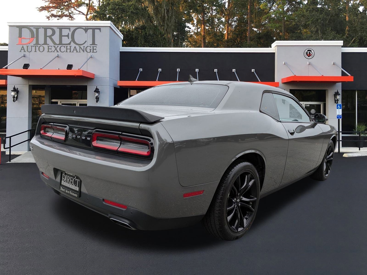 2018 Dodge Challenger SXT photo 2