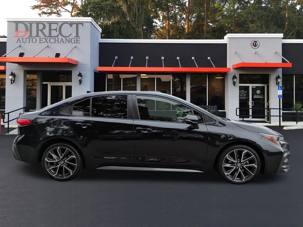 2021 Toyota Corolla SE photo 2