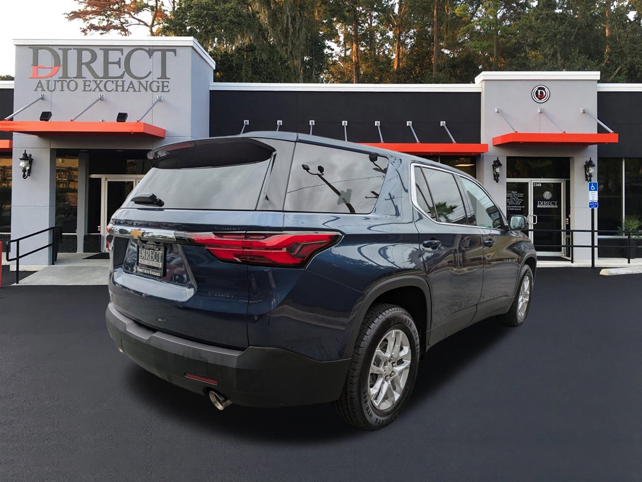 2022 Chevrolet Traverse LS photo 3