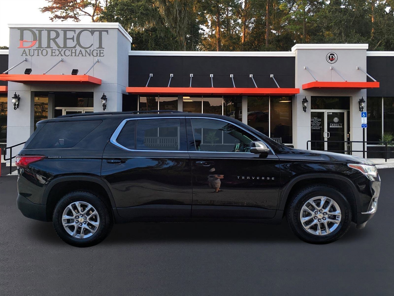 2021 Chevrolet Traverse Cloth photo 3