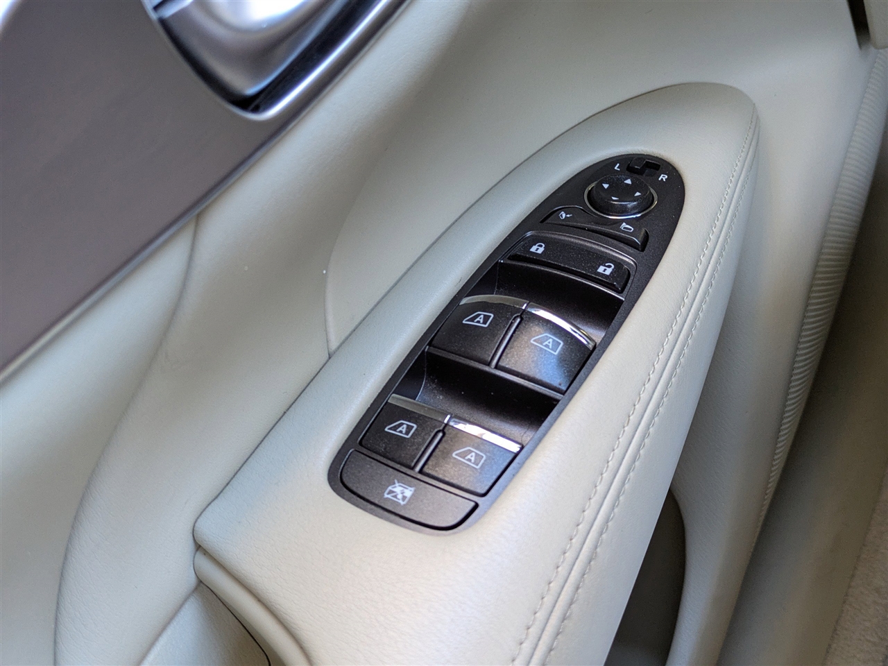 Infiniti Q70 L 3.7 2018