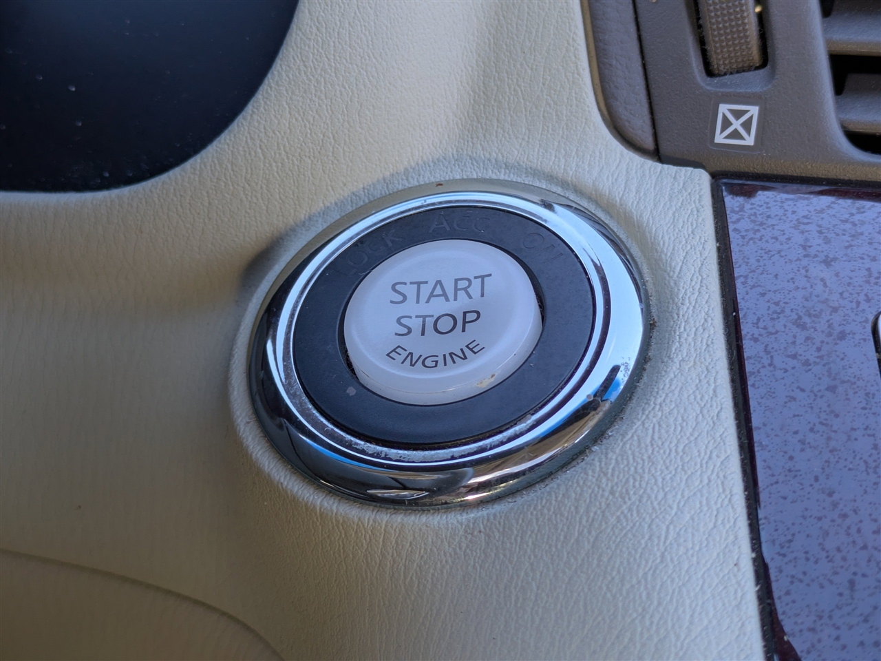 Infiniti Q70 L 3.7 2018