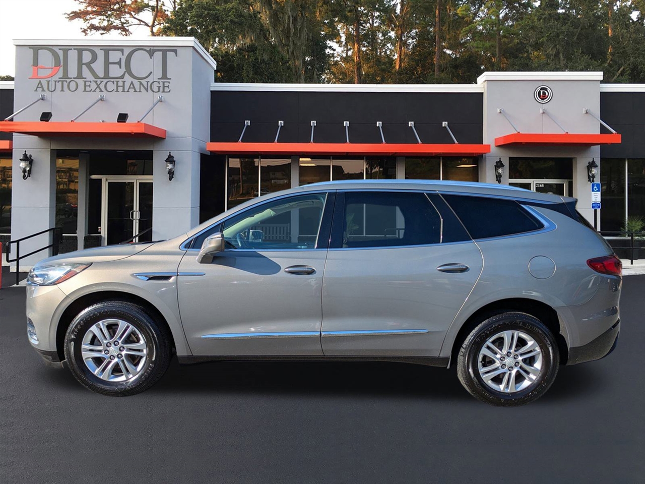 Buick Enclave Essence FWD 2018
