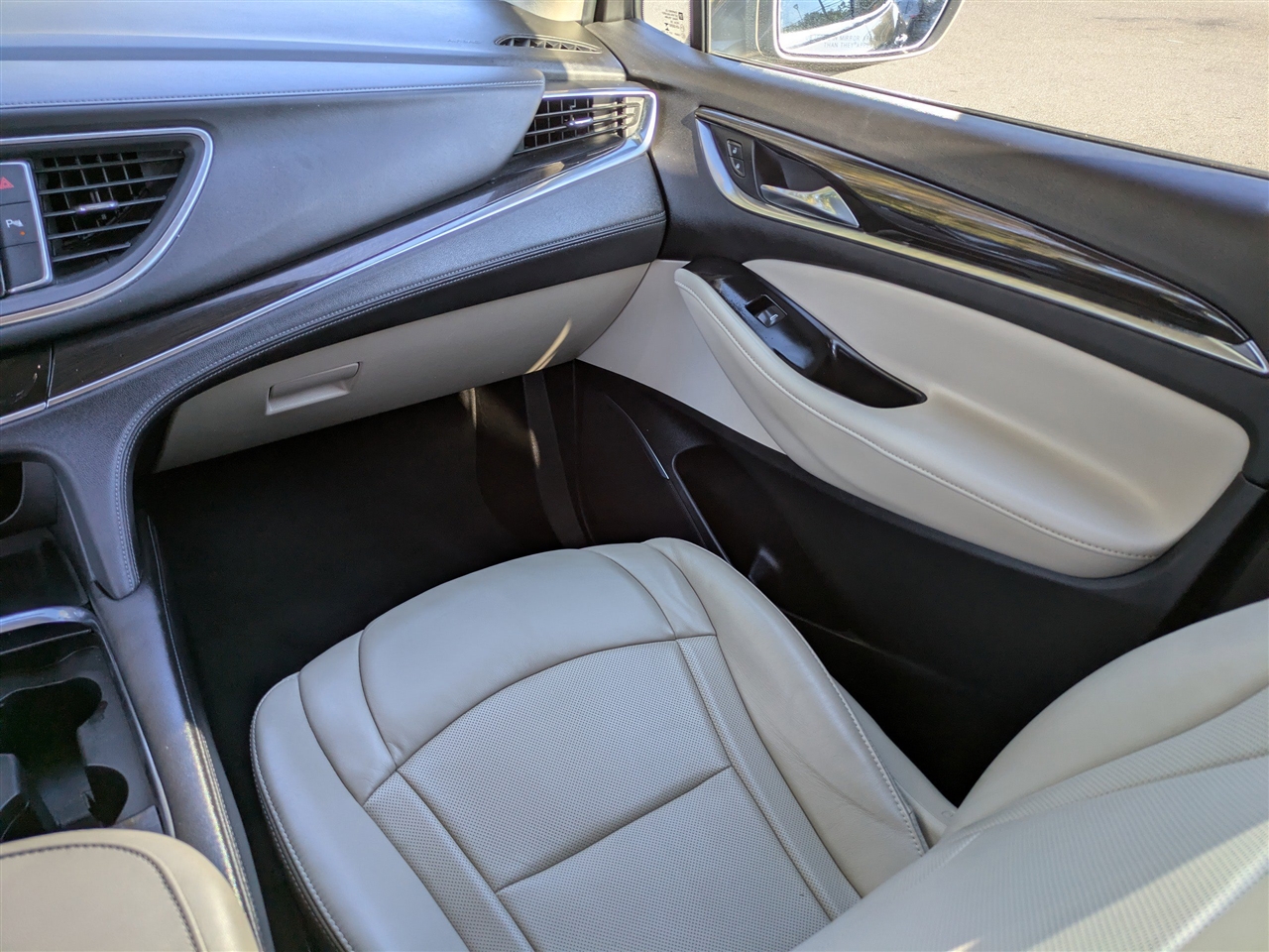 Buick Enclave Essence FWD 2018