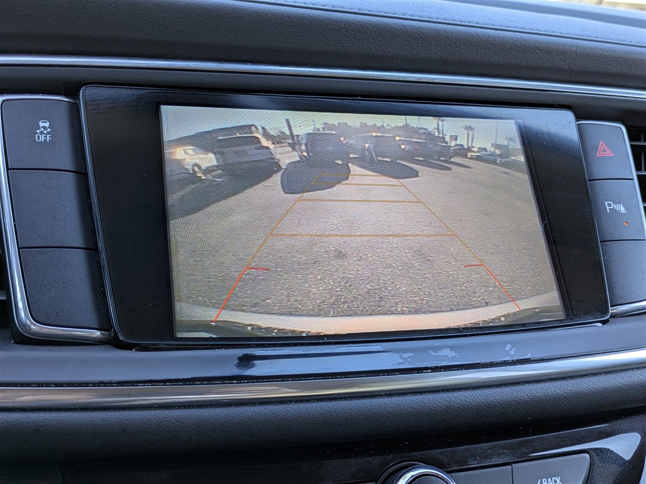 Buick Enclave Essence FWD 2018