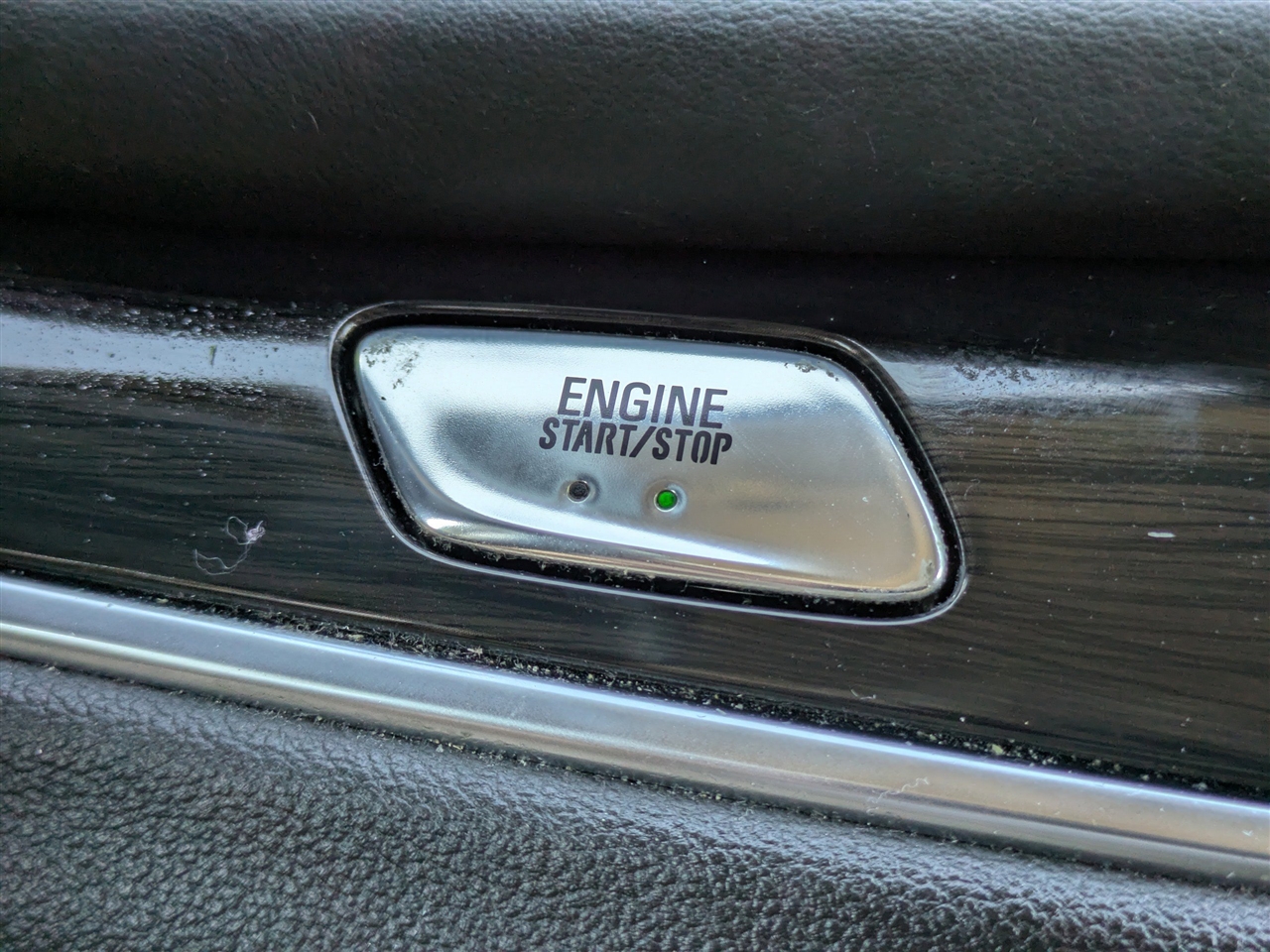 Buick Enclave Essence FWD 2018