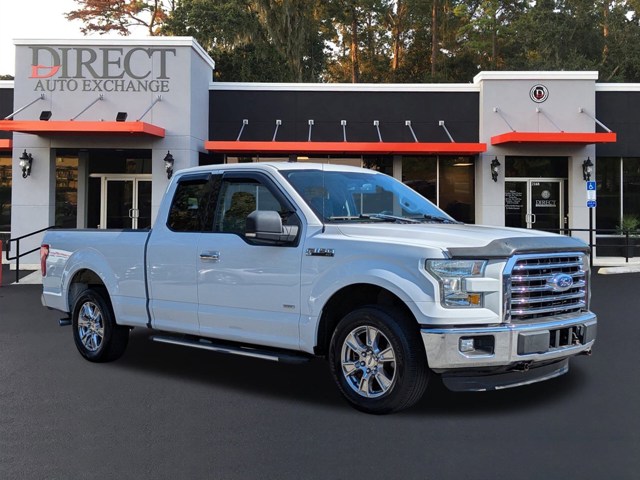 2015 Ford F-150 XLT photo 2