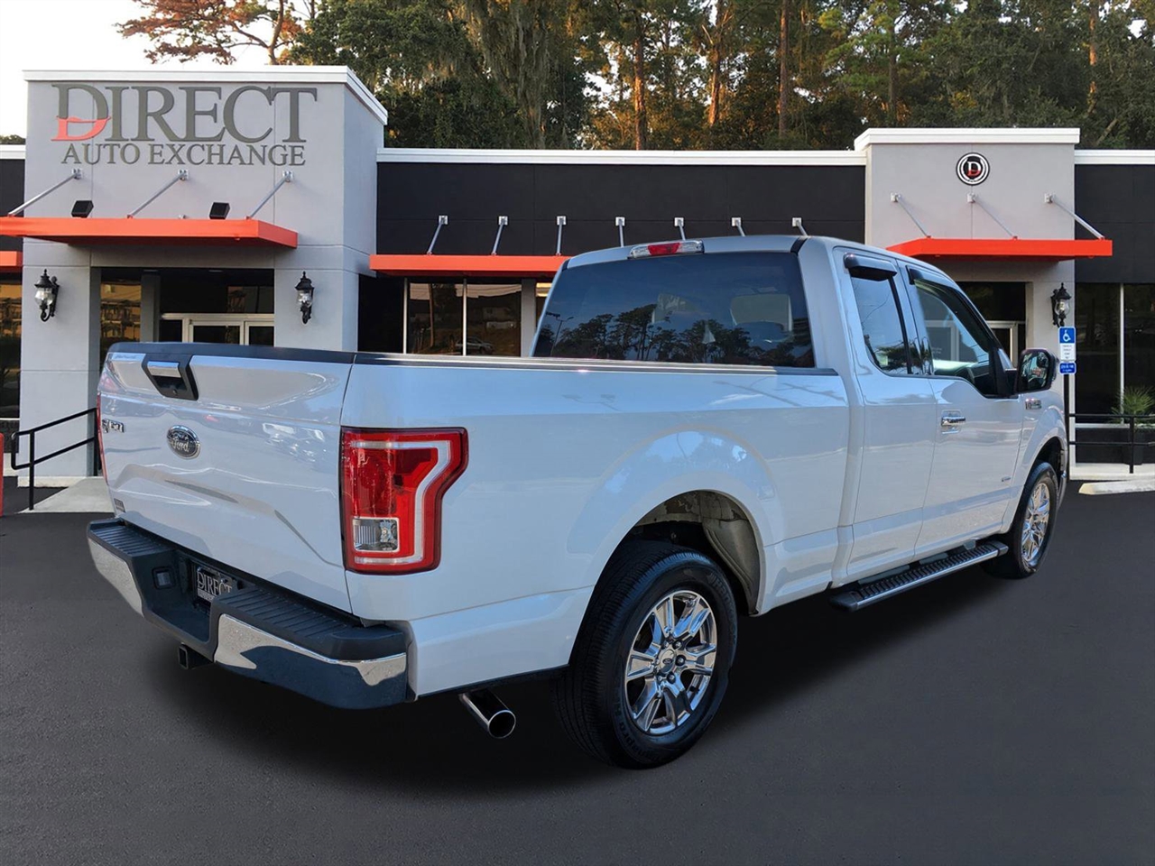 2015 Ford F-150 XLT photo 4