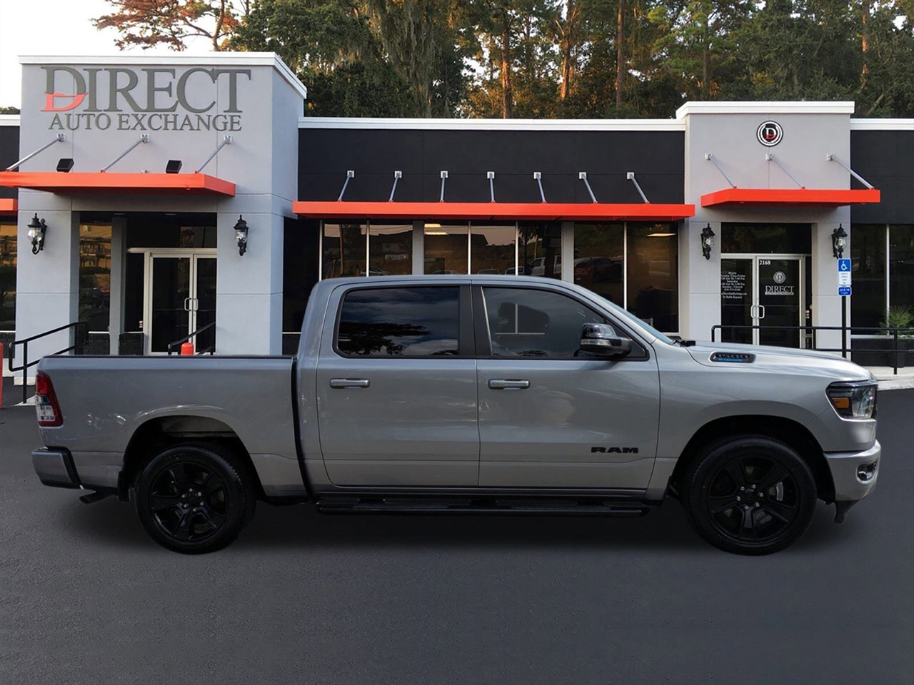 RAM 1500 Big Horn Crew Cab SWB 2WD 2022