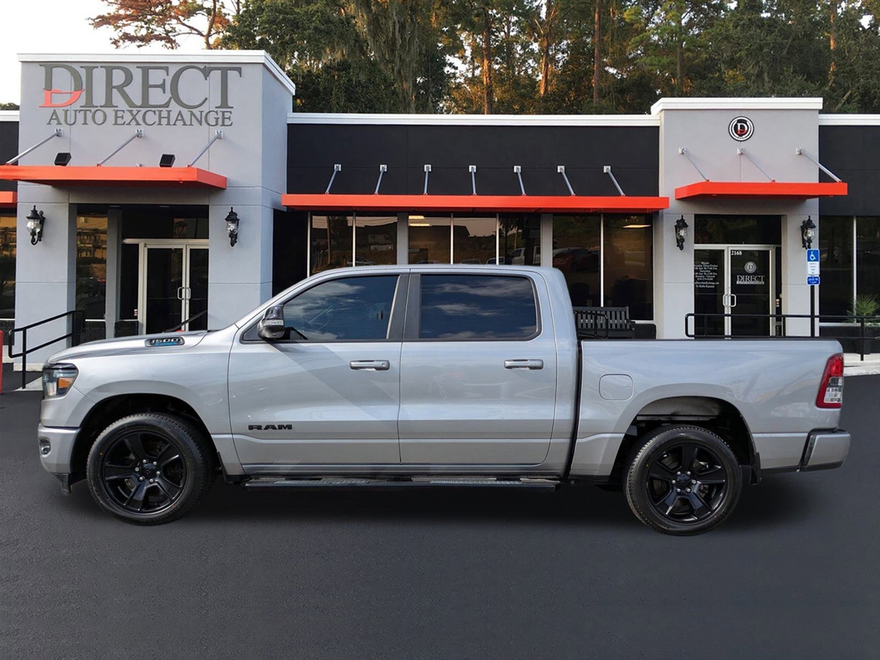 RAM 1500 Big Horn Crew Cab SWB 2WD 2022