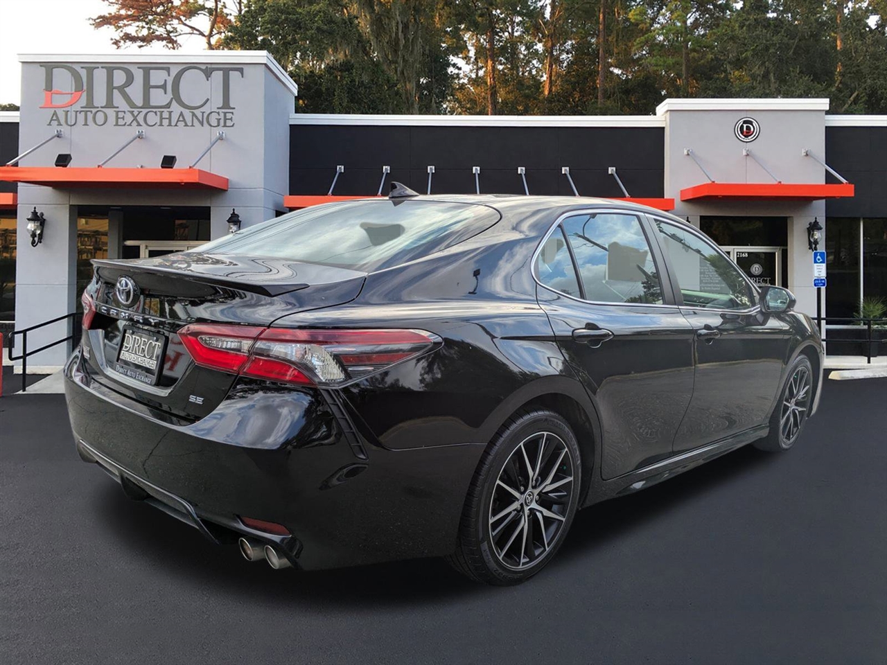 Toyota Camry SE 2023