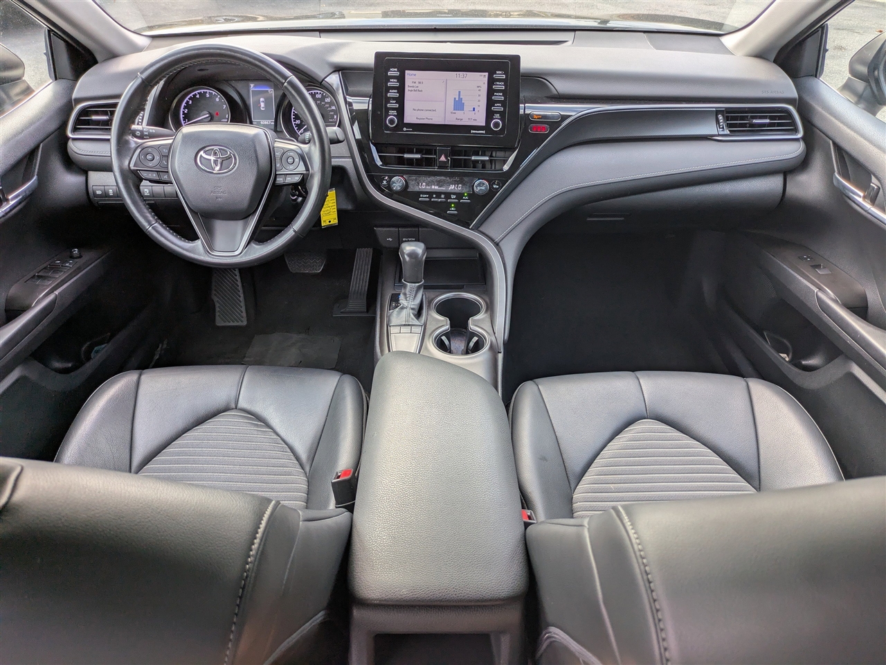 Toyota Camry SE 2023