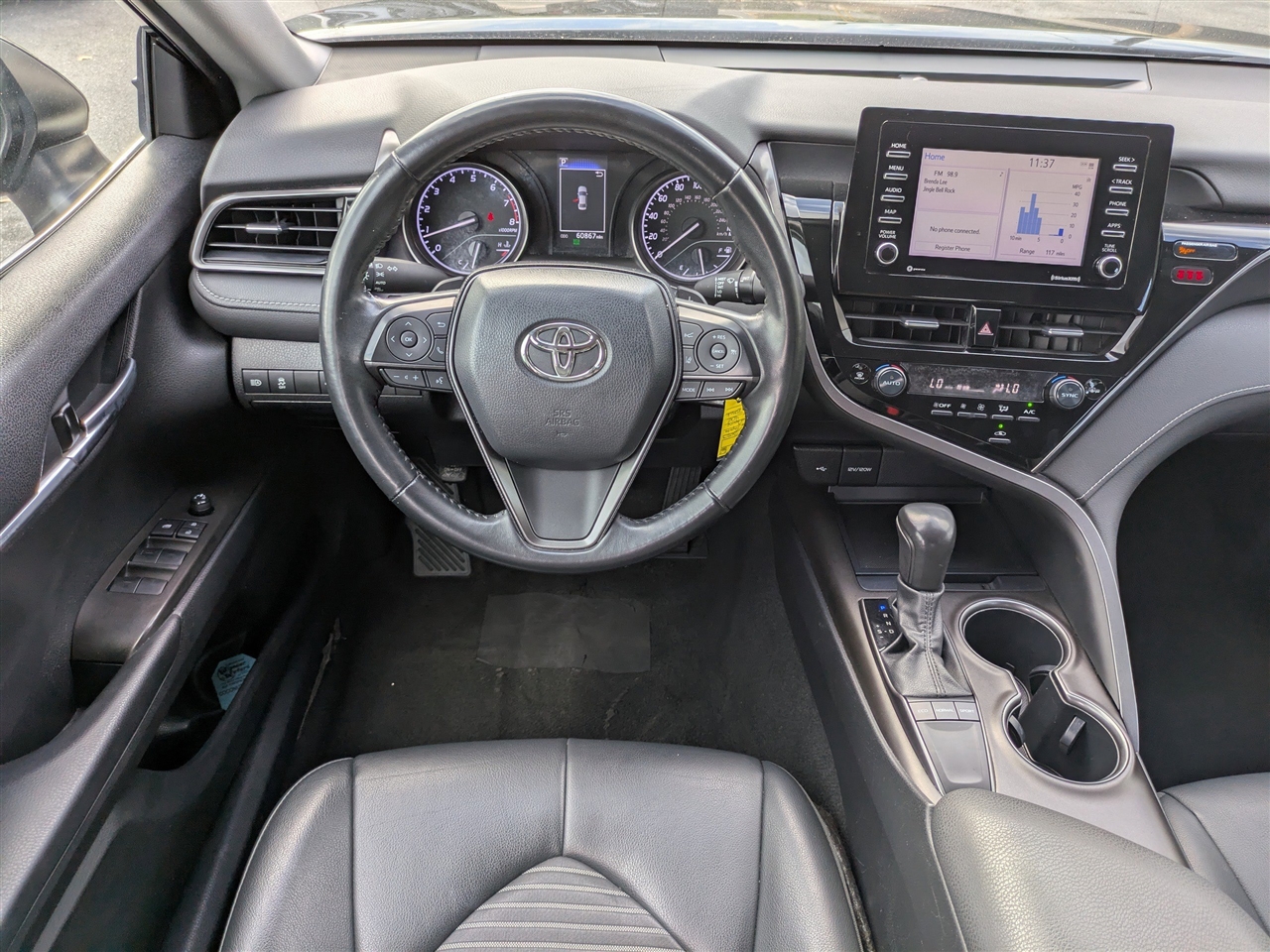 Toyota Camry SE 2023