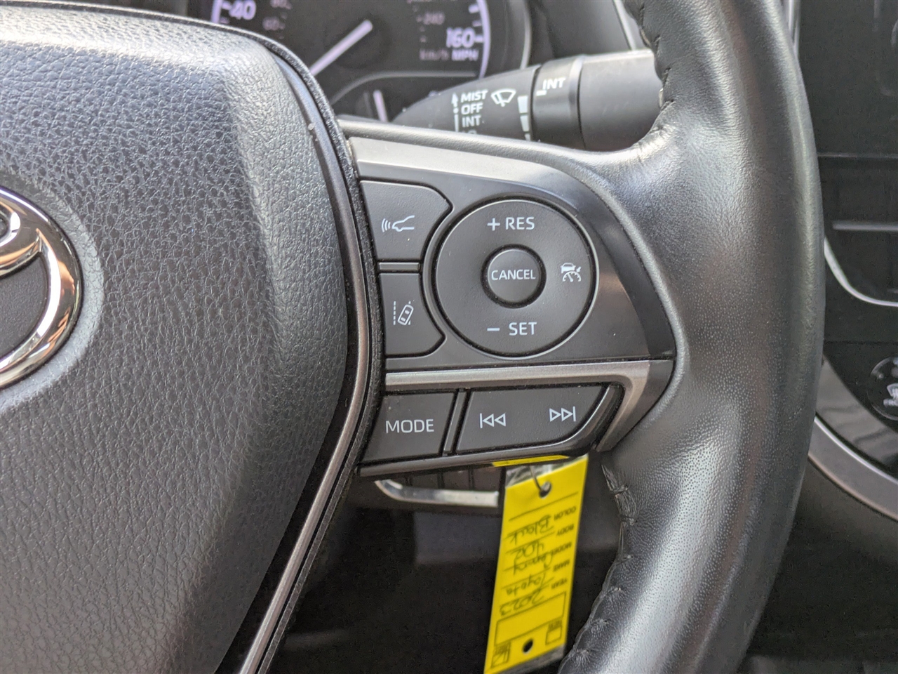 Toyota Camry SE 2023