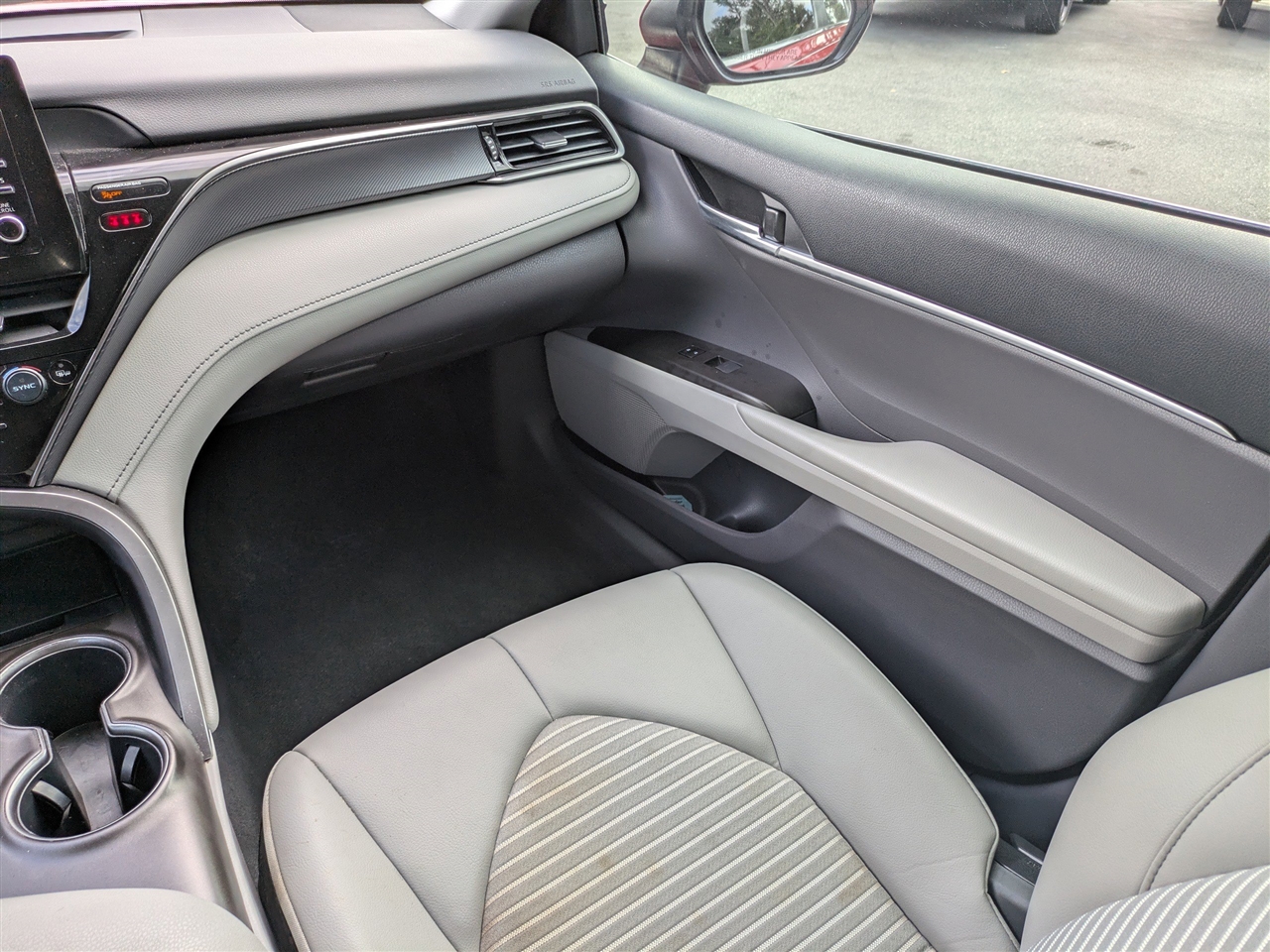 Toyota Camry SE 2022