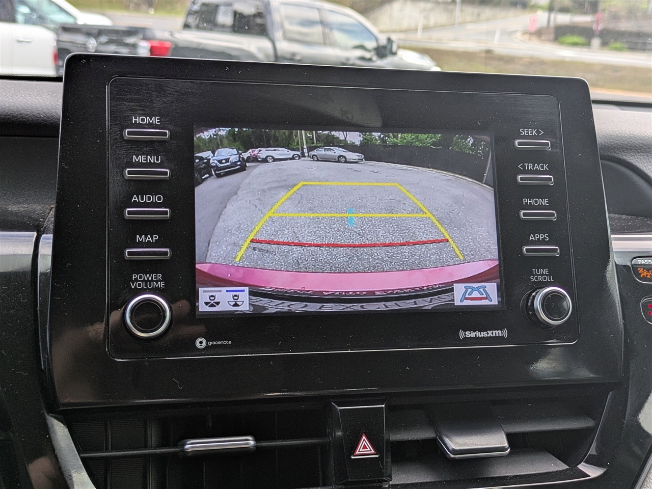 Toyota Camry SE 2022