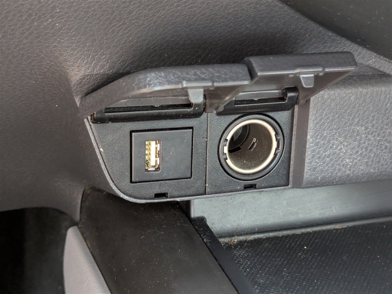 Toyota Camry SE 2022