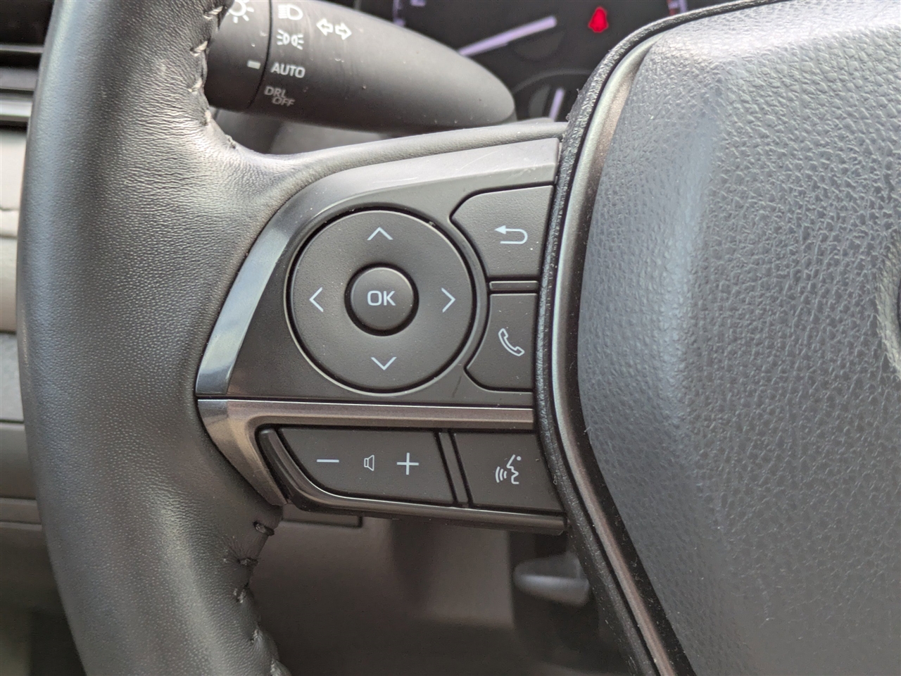 Toyota Camry SE 2022