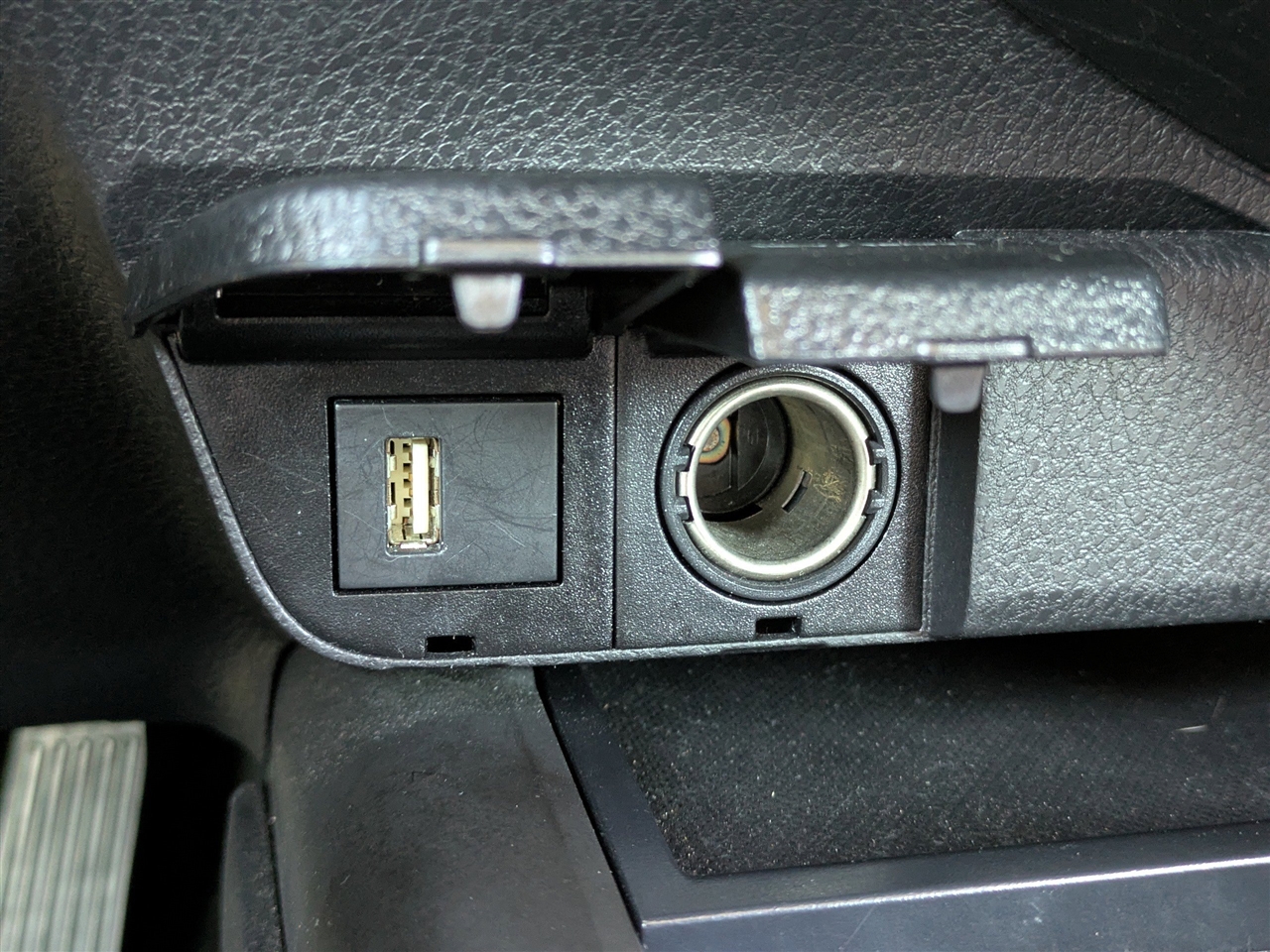 Toyota Camry SE 2023