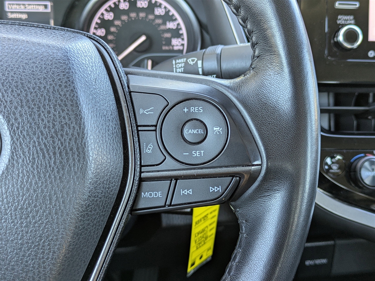 Toyota Camry SE 2023