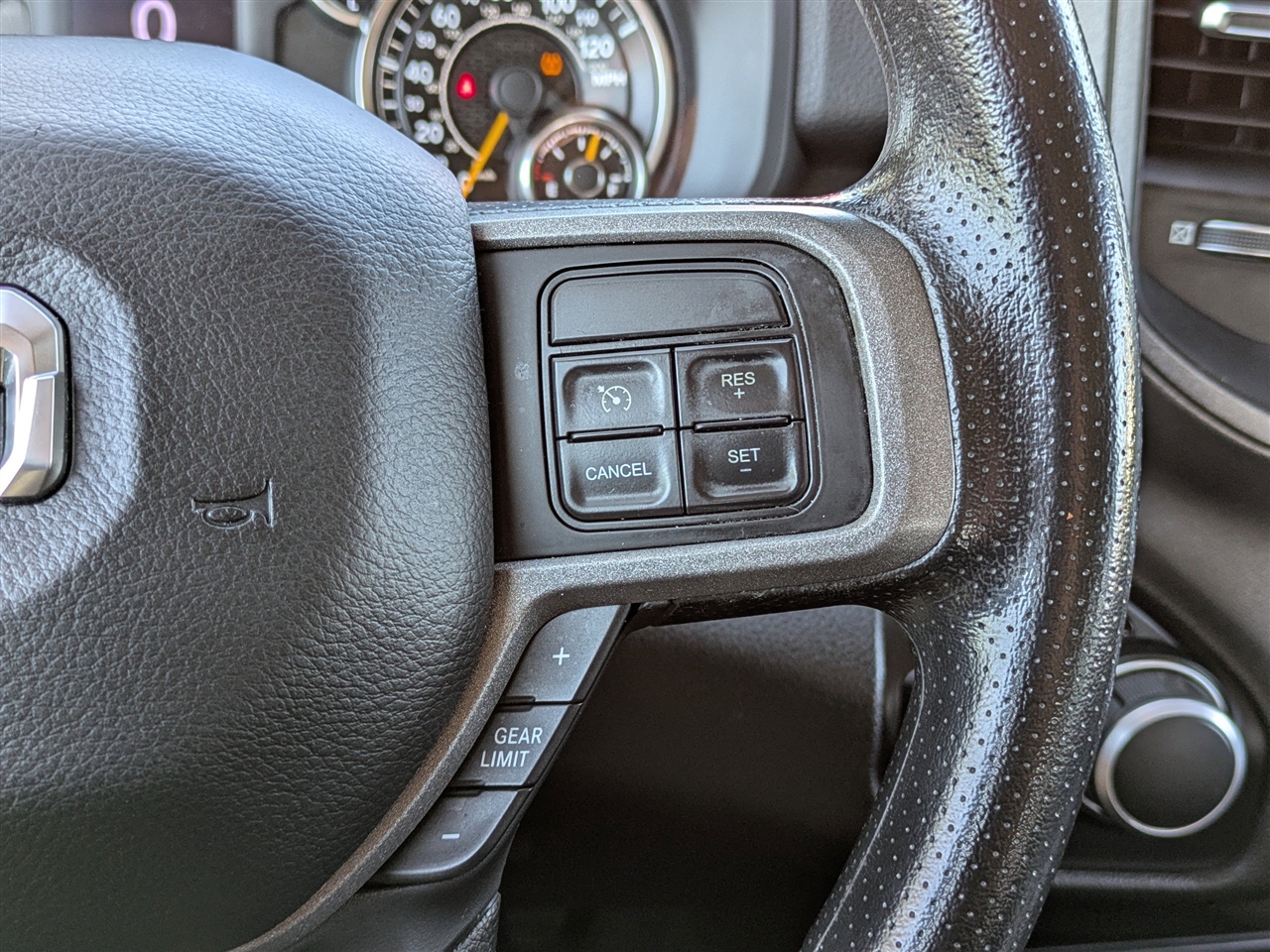 RAM 2500 Tradesman Crew Cab SWB 4WD 2020