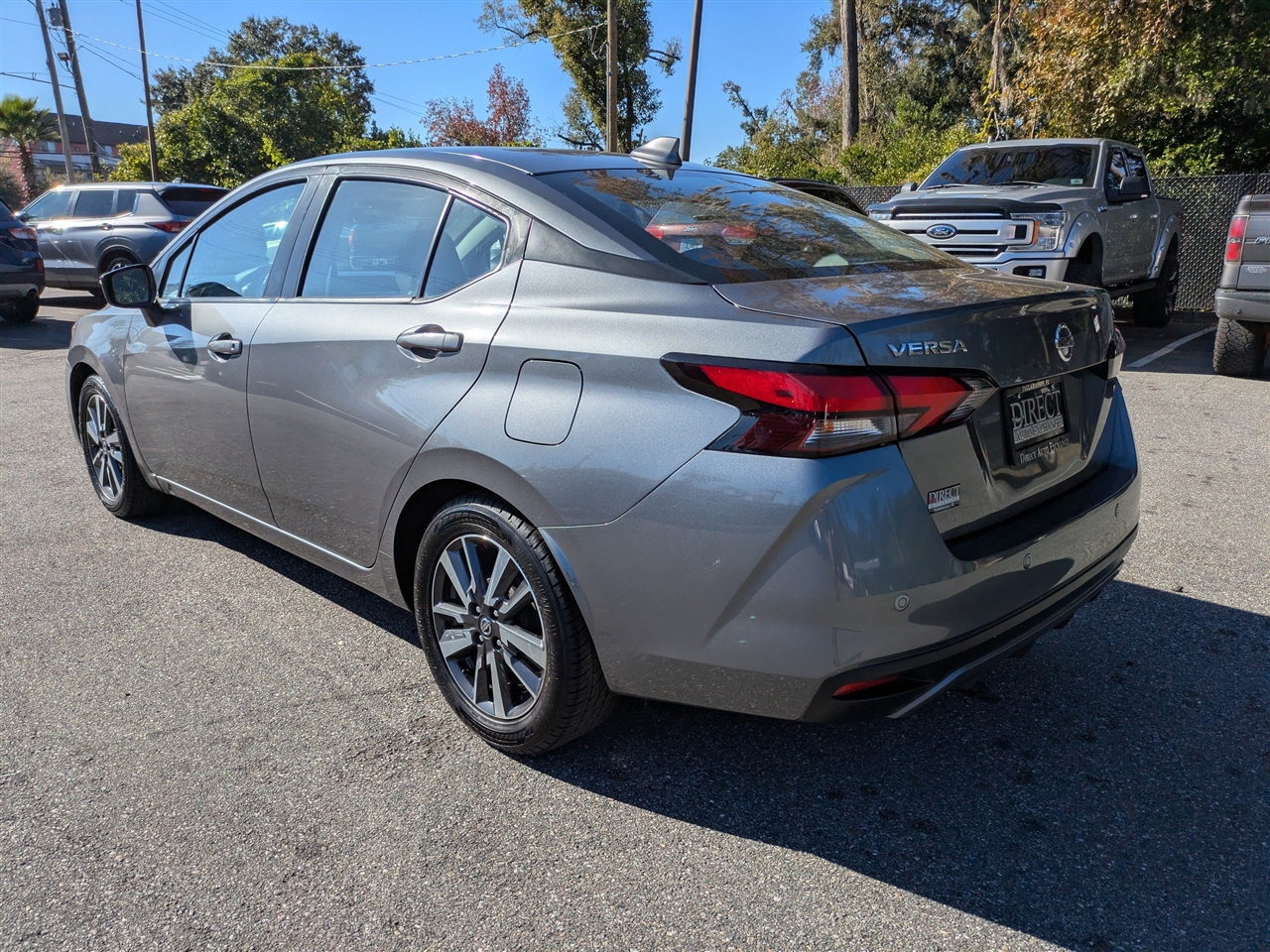 Nissan Versa SV 2021