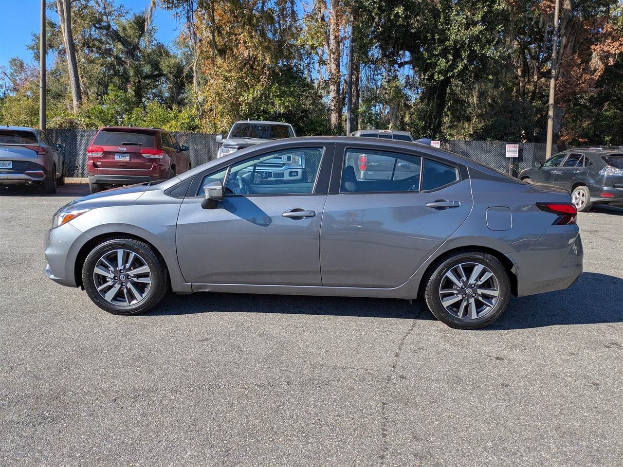 Nissan Versa SV 2021