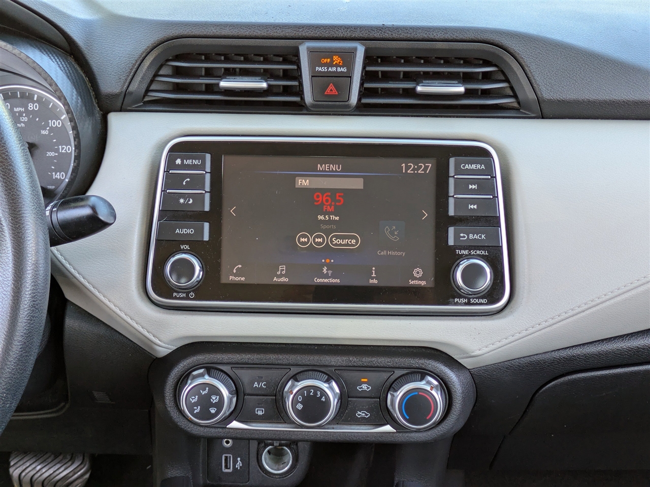 Nissan Versa SV 2021