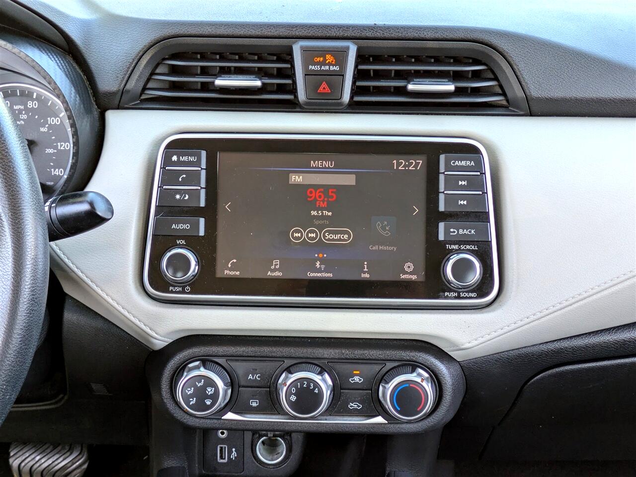 Nissan Versa SV 2021