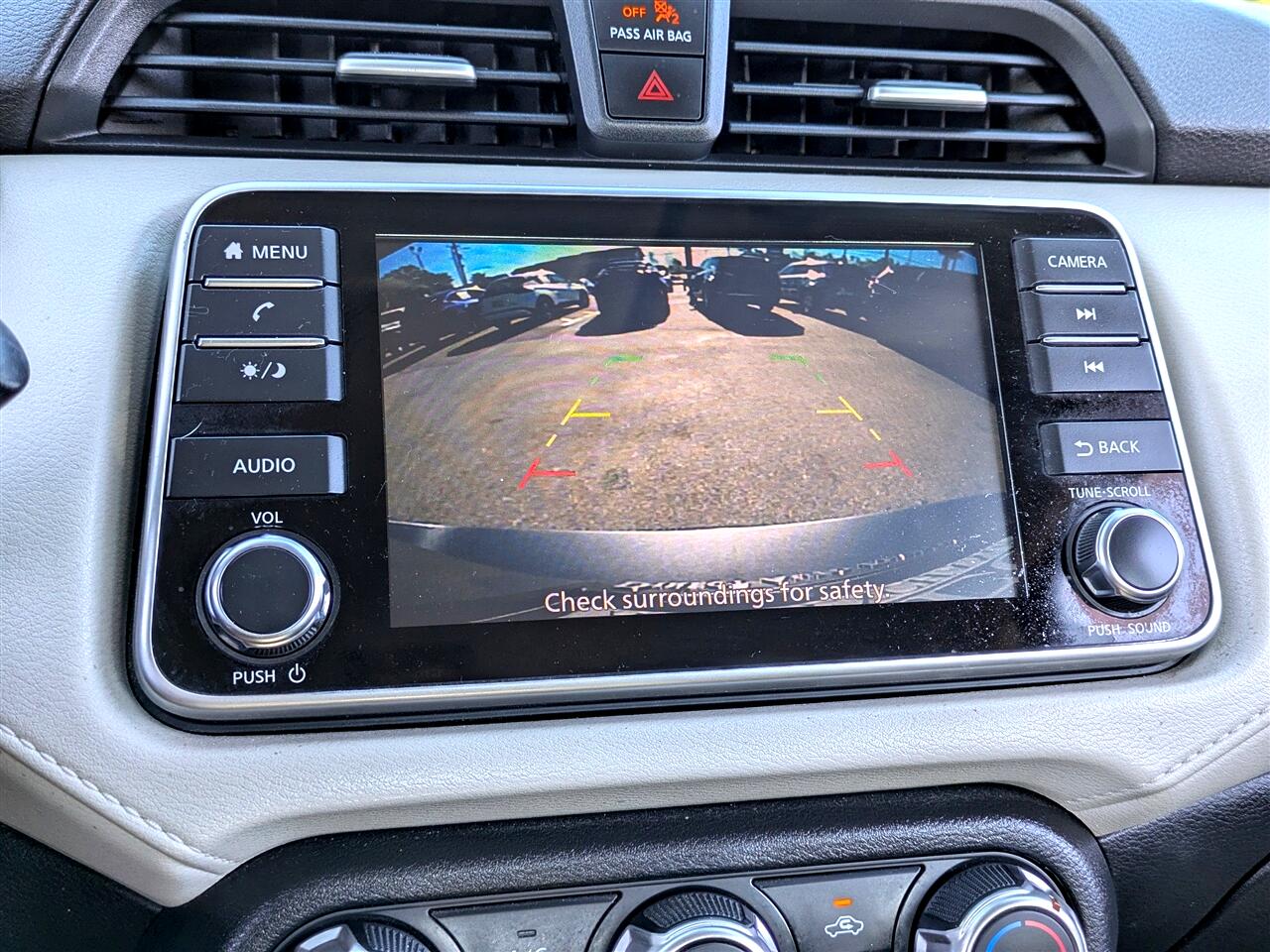 Nissan Versa SV 2021