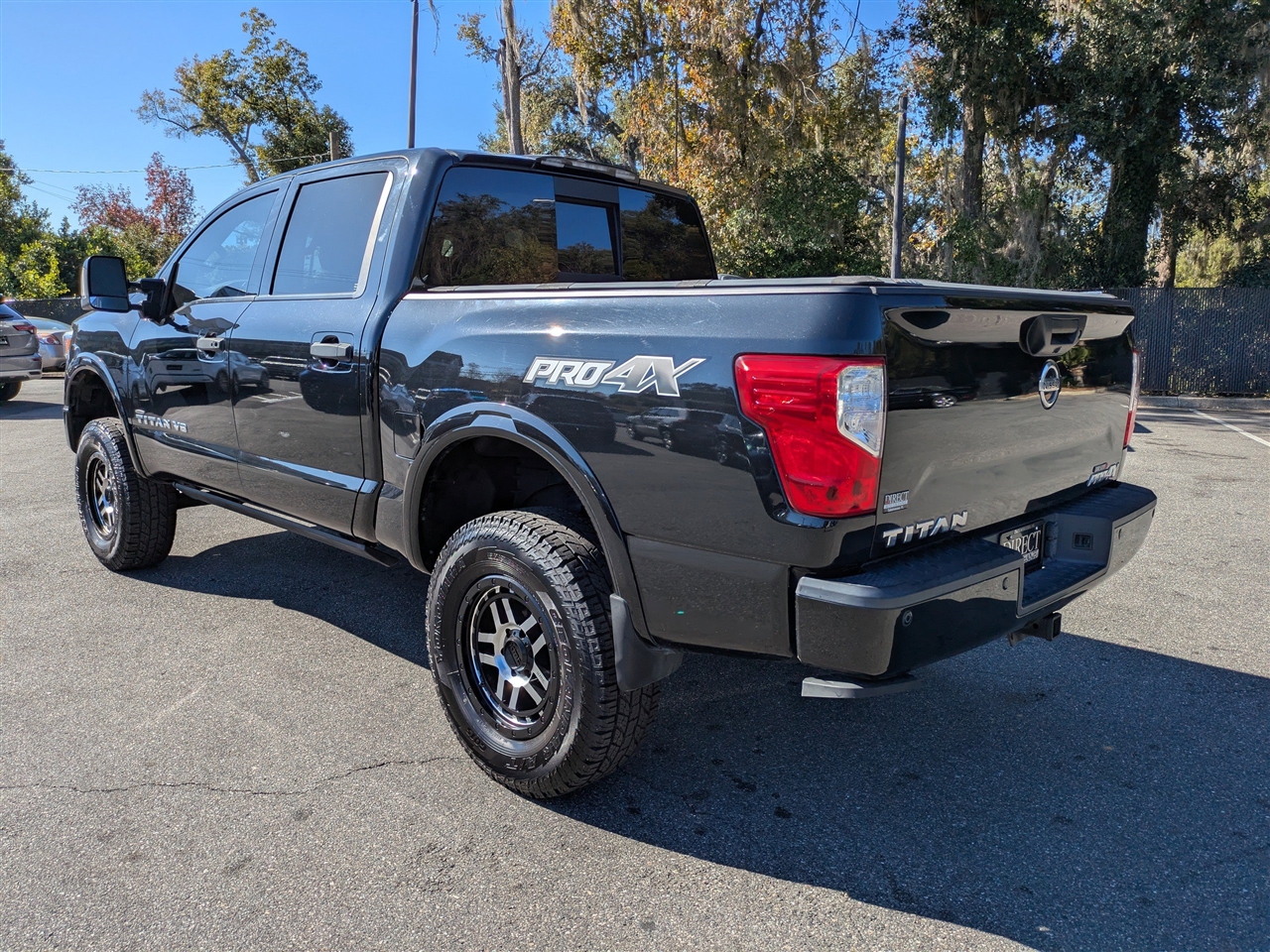 Nissan Titan PRO-4X Crew Cab 4WD 2019