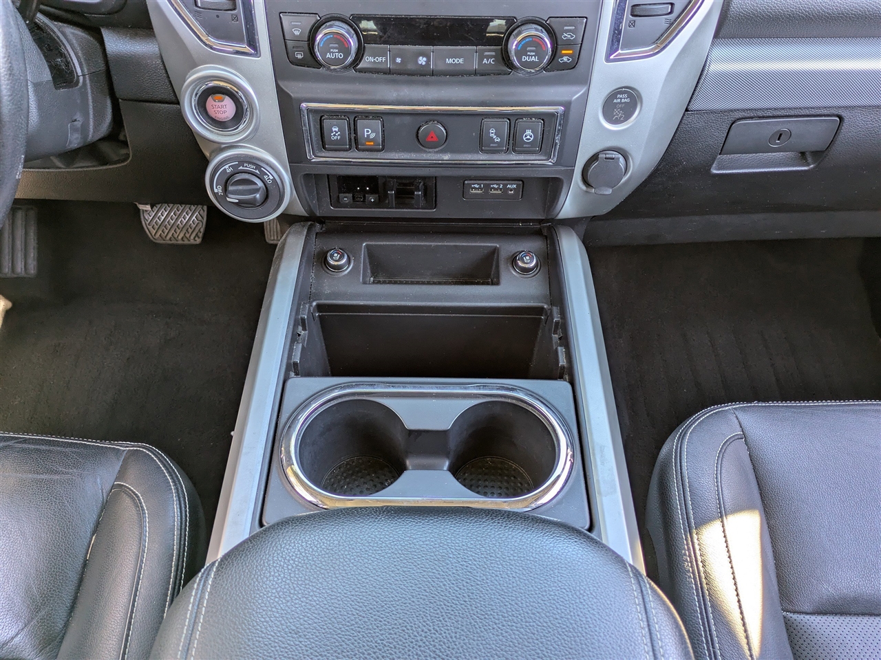 Nissan Titan PRO-4X Crew Cab 4WD 2019