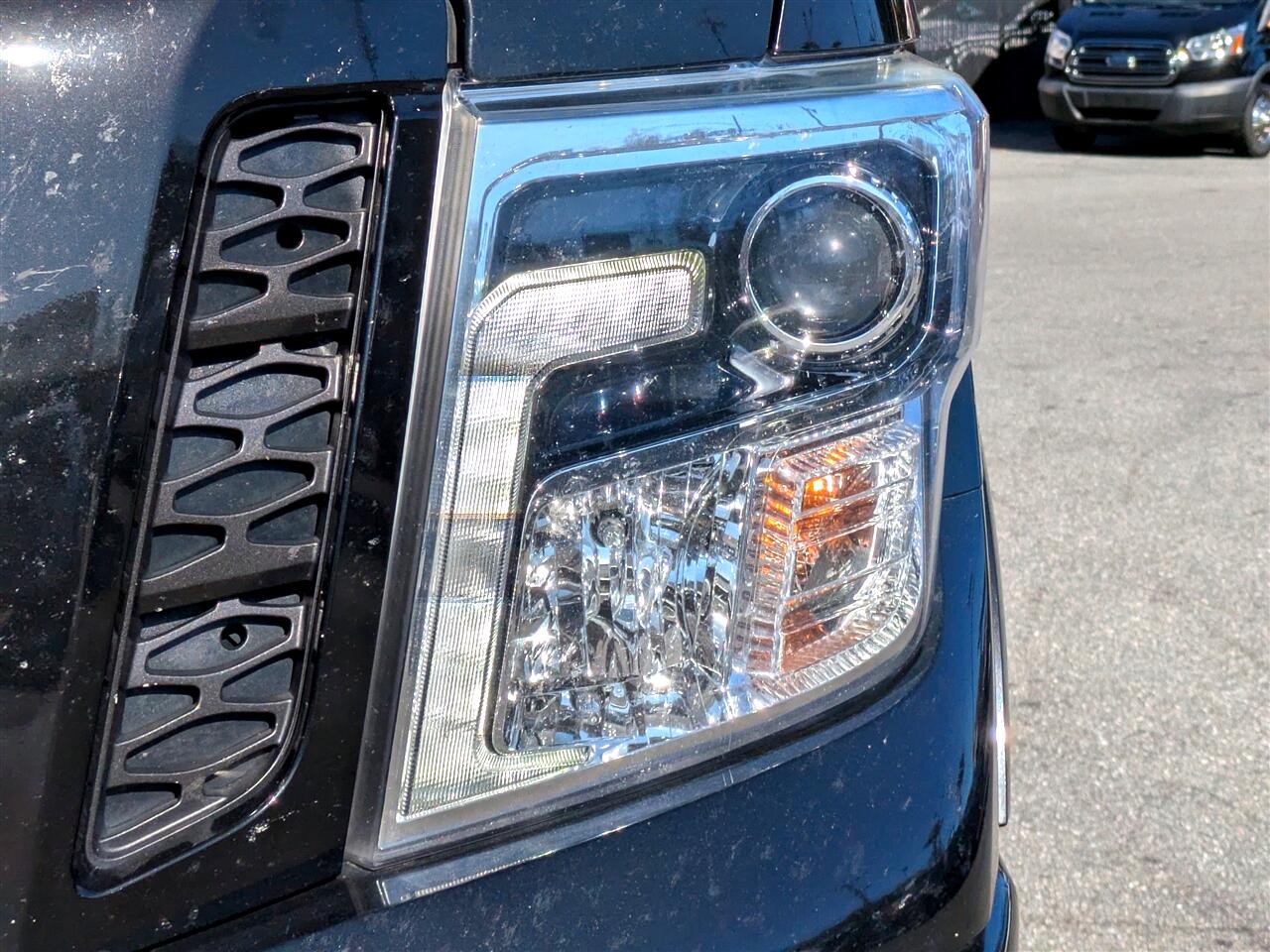 Nissan Titan PRO-4X Crew Cab 4WD 2019