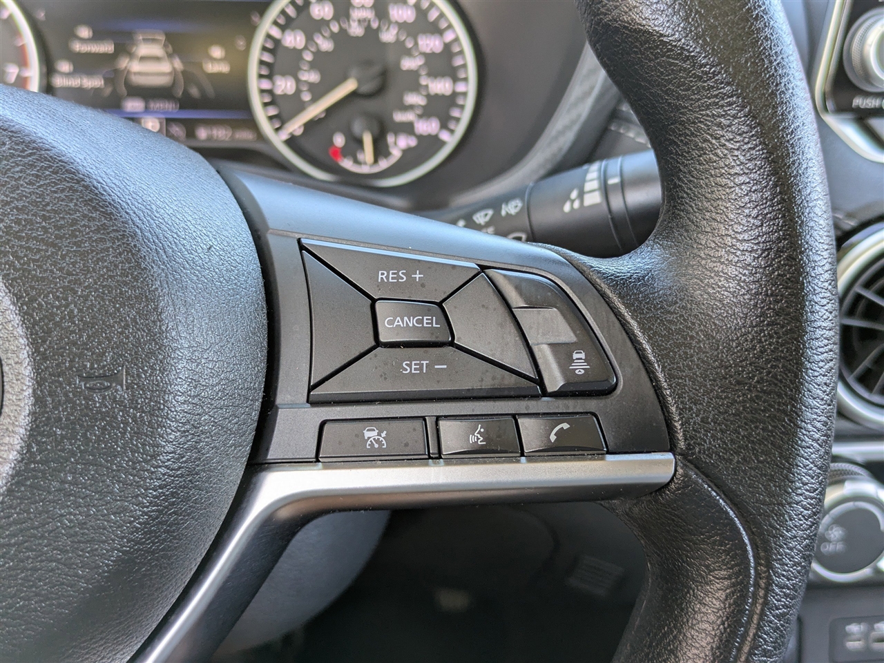 Nissan Sentra SV 2025