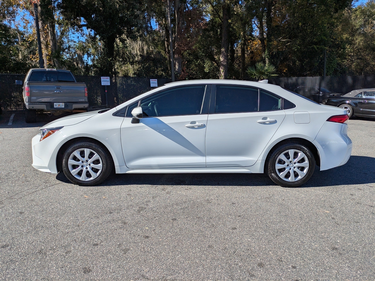 Toyota Corolla LE Hybrid 2022