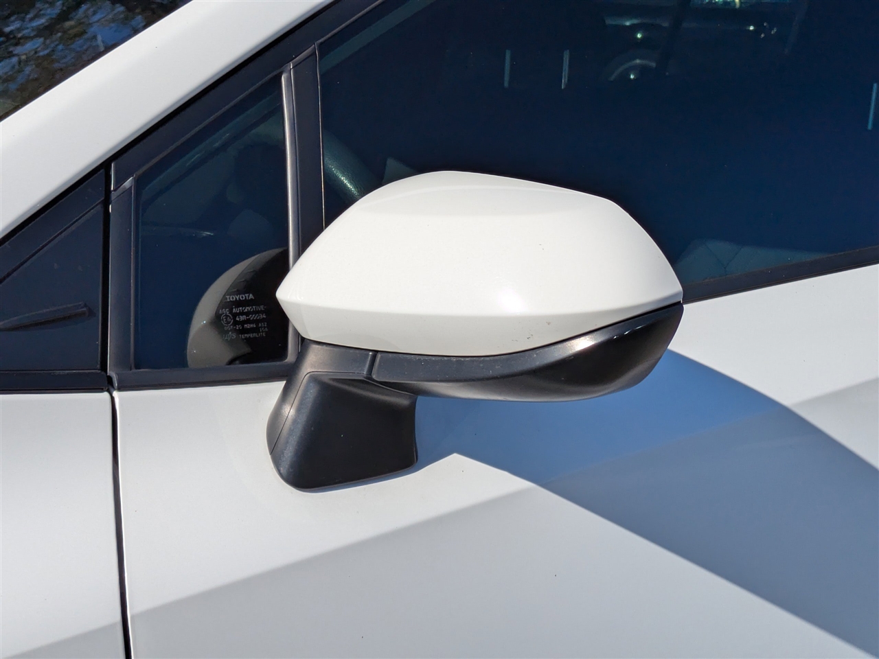 Toyota Corolla LE Hybrid 2022