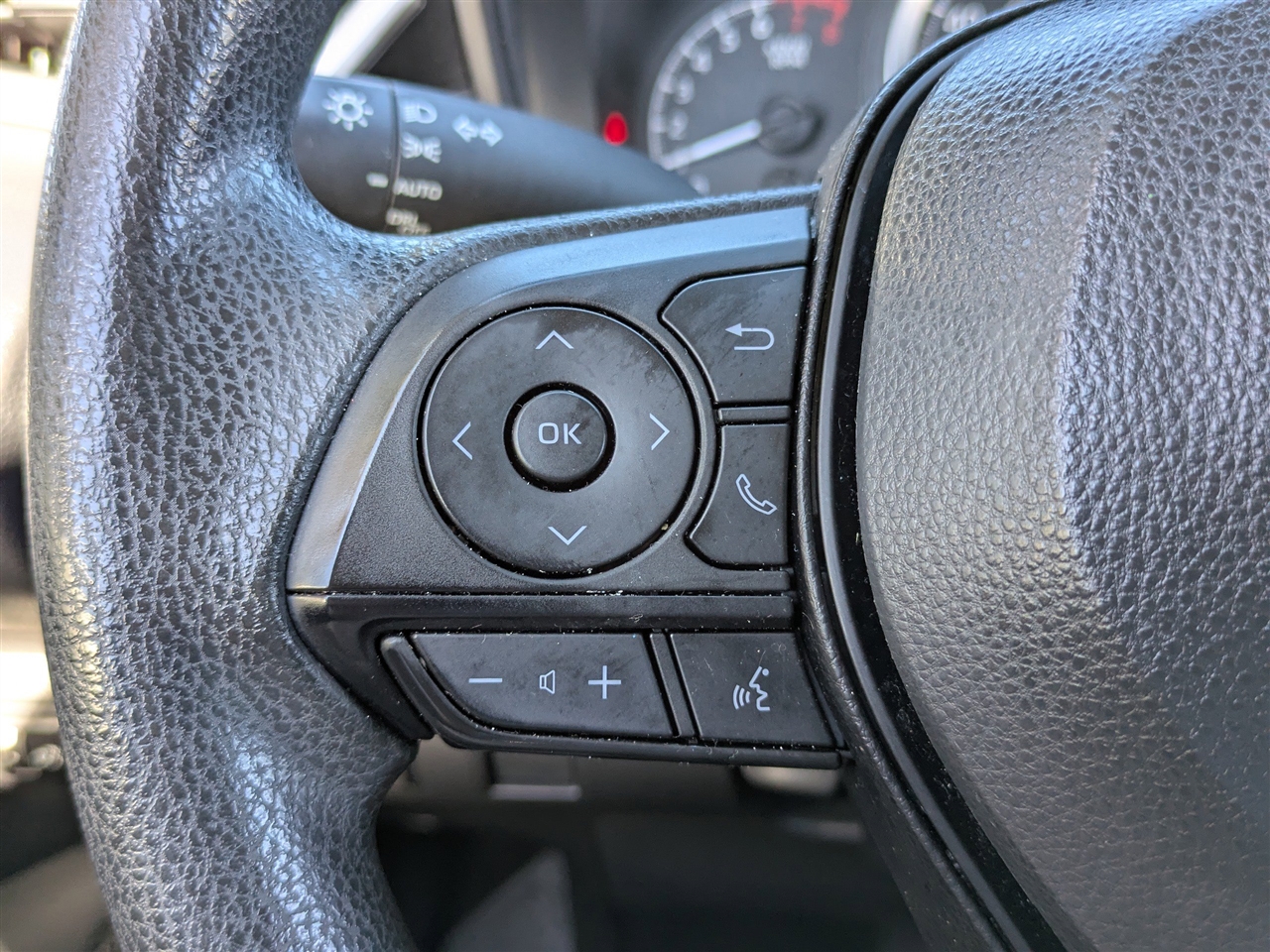 Toyota Corolla LE Hybrid 2022