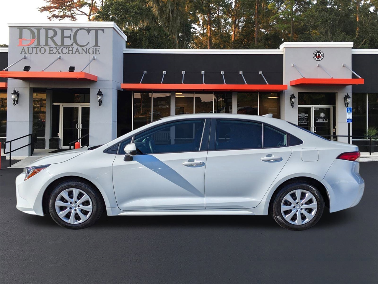 Toyota Corolla LE Hybrid 2022