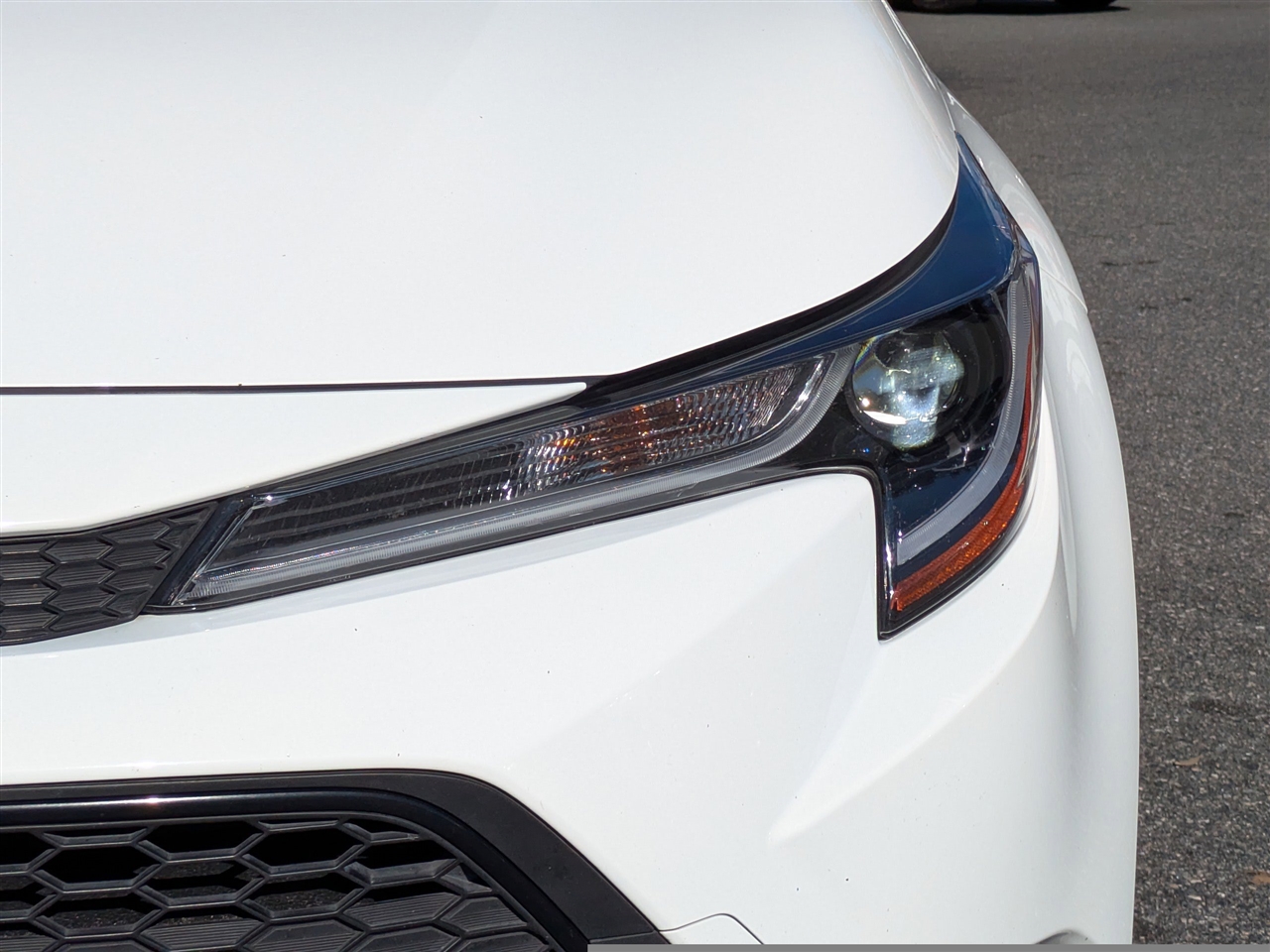 Toyota Corolla LE Hybrid 2022