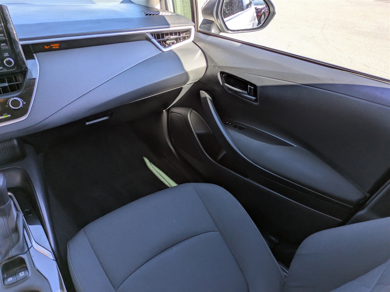 Toyota Corolla LE Hybrid 2022