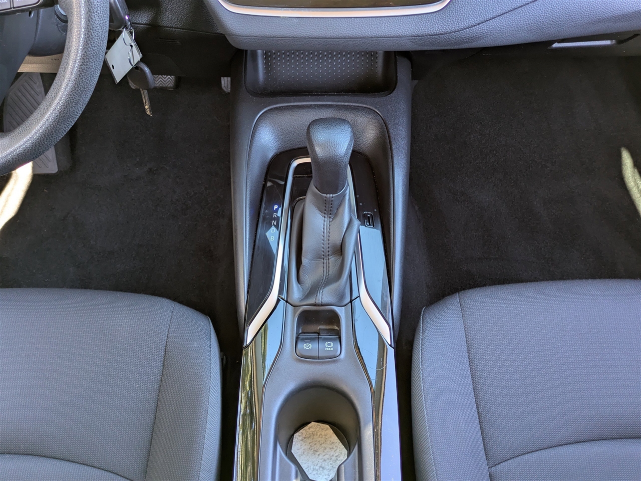 Toyota Corolla LE Hybrid 2022