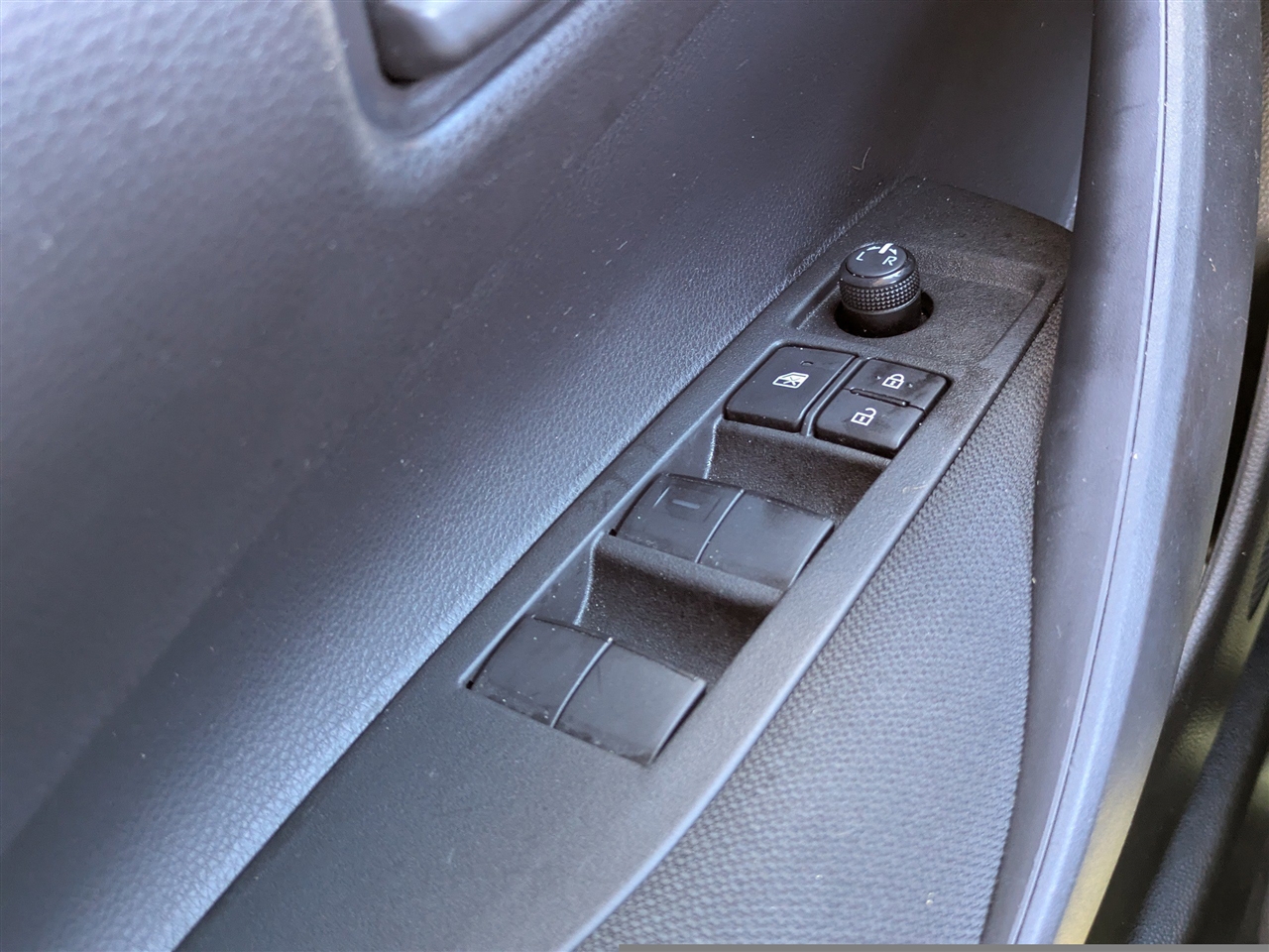 Toyota Corolla LE Hybrid 2022