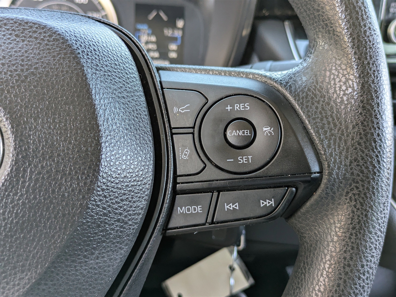 Toyota Corolla LE Hybrid 2022