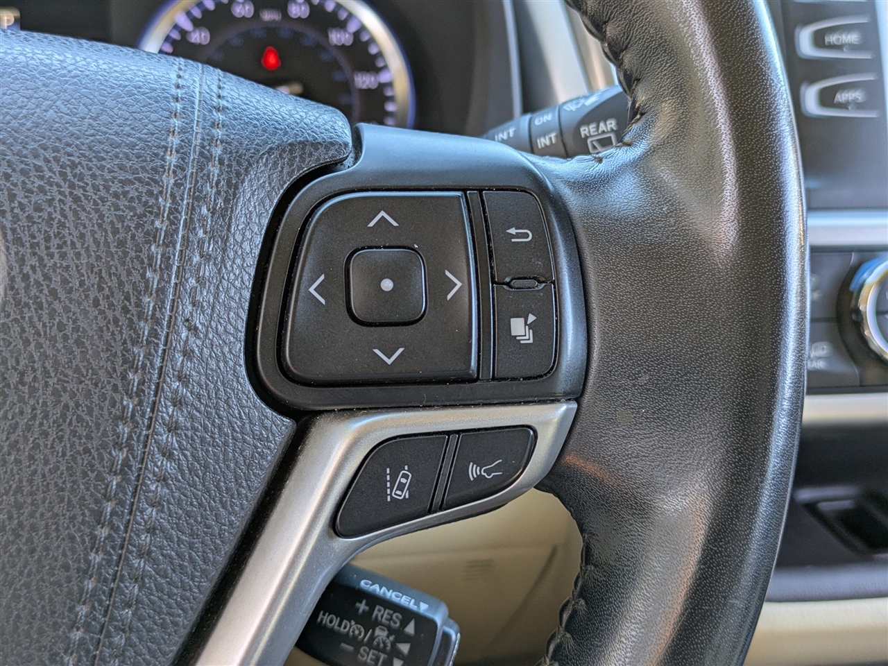 Toyota Highlander XLE FWD V6 2018