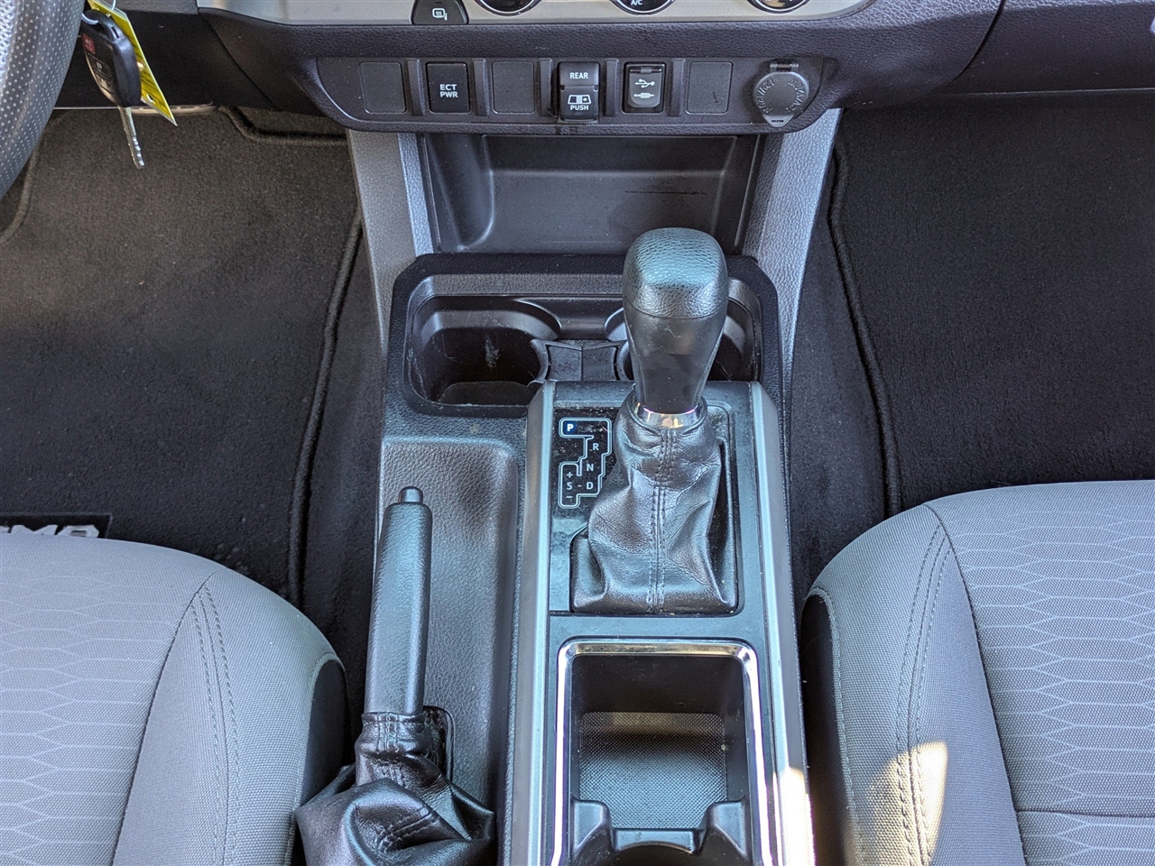 Toyota Tacoma SR5 Double Cab Long Bed V6 5AT 2WD 2018