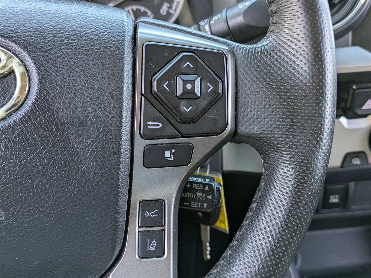 Toyota Tacoma SR5 Double Cab Long Bed V6 5AT 2WD 2018