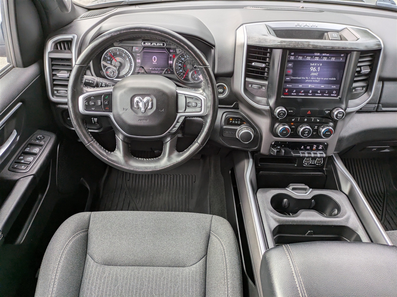 RAM 1500 Big Horn Crew Cab SWB 2WD 2020