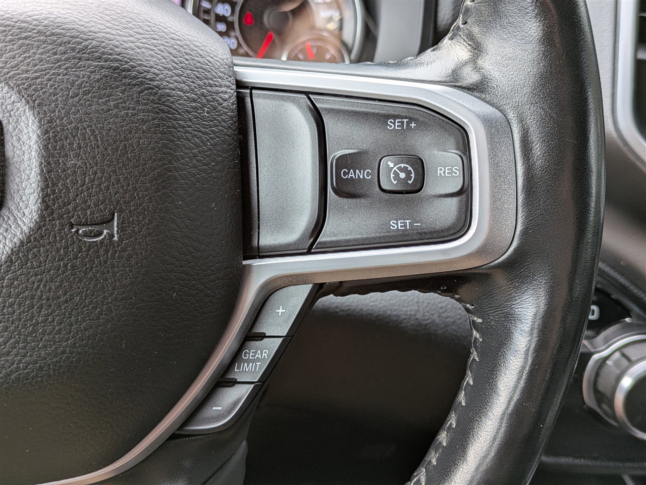 RAM 1500 Big Horn Crew Cab SWB 2WD 2020