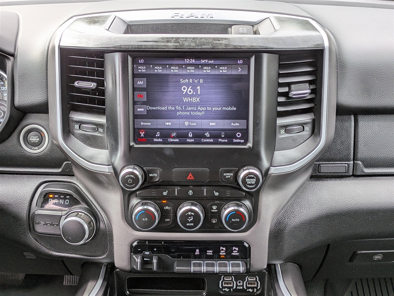 RAM 1500 Big Horn Crew Cab SWB 2WD 2020