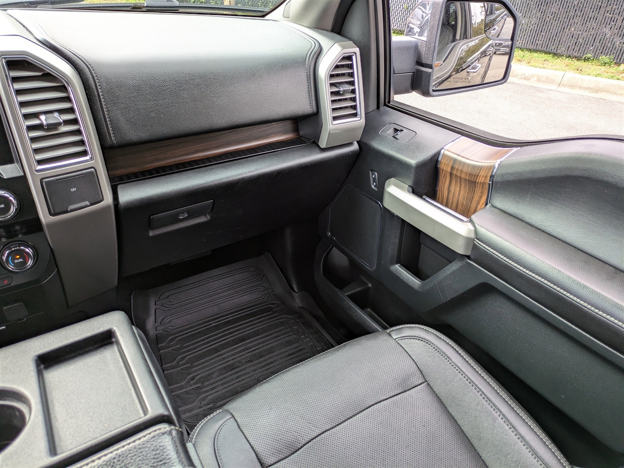 Ford F-150 Lariat SuperCrew 5.5-ft. Bed 4WD 2016